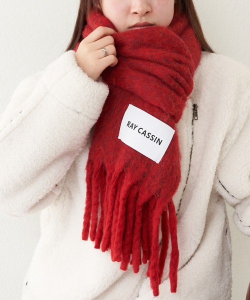 RAY CASSIN(レイカズン)の「デカネームボリュームマフラー(マフラー・レディース・アイボリー/ブラック/ブルー/レッド/ブルー系その他2・FREE)」の5枚目の写真