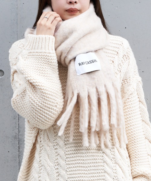 RAY CASSIN(レイカズン)の「デカネームボリュームマフラー(マフラー・レディース・アイボリー/ブラック/ブルー/レッド/ブルー系その他2・FREE)」の7枚目の写真