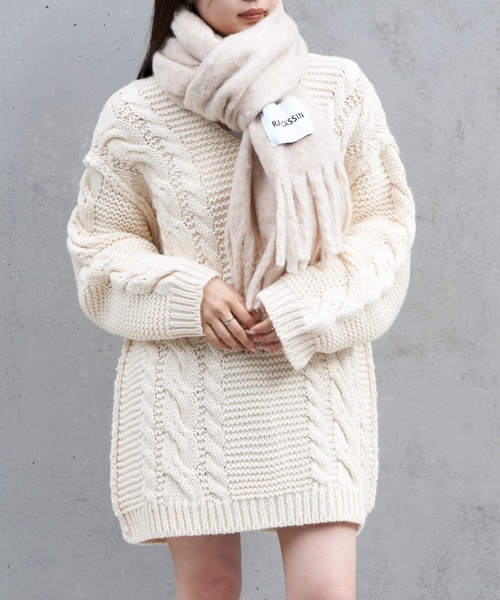 RAY CASSIN(レイカズン)の「デカネームボリュームマフラー(マフラー・レディース・アイボリー/ブラック/ブルー/レッド/ブルー系その他2・FREE)」の9枚目の写真