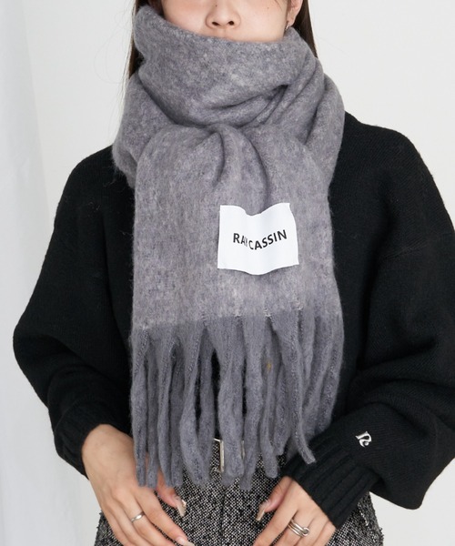 RAY CASSIN(レイカズン)の「デカネームボリュームマフラー(マフラー・レディース・アイボリー/ブラック/ブルー/レッド/ブルー系その他2・FREE)」の16枚目の写真