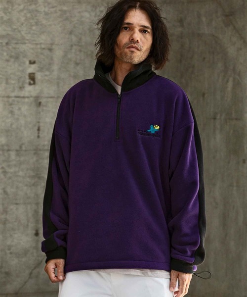 Mark Gonzales（マーク・ゴンザレス）の「【WEB・直営店限定】MARK GONZALES ARTWORK COLLECTION(マーク ゴンザレス)袖ラインフリースジャケット（スウェット・メンズ・パープル/ブラック/チャコール/グリーン/ホワイト・XL/L/M）」の2枚目の写真