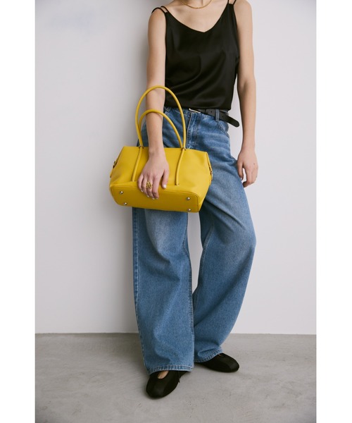 un/neu（アンノイ）の「2WAYナローハンドルスクエアボストン / ペットボトル収納可能 / ショルダーバッグ（ボストンバッグ・レディース・ブラック/イエロー/ブラウン・FREE）」の11枚目の写真