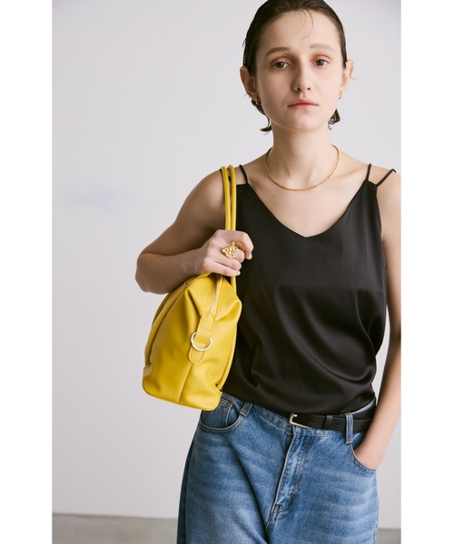 un/neu（アンノイ）の「2WAYナローハンドルスクエアボストン / ペットボトル収納可能 / ショルダーバッグ（ボストンバッグ・レディース・ブラック/イエロー/ブラウン・FREE）」の5枚目の写真