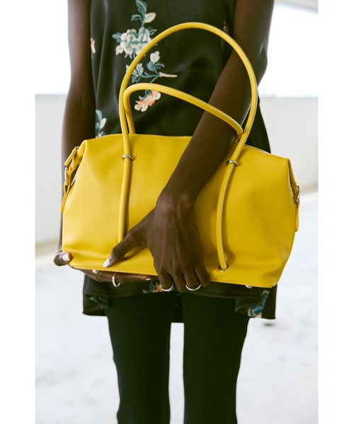 un/neu（アンノイ）の「2WAYナローハンドルスクエアボストン / ペットボトル収納可能 / ショルダーバッグ（ボストンバッグ・レディース・ブラック/イエロー/ブラウン・FREE）」の21枚目の写真