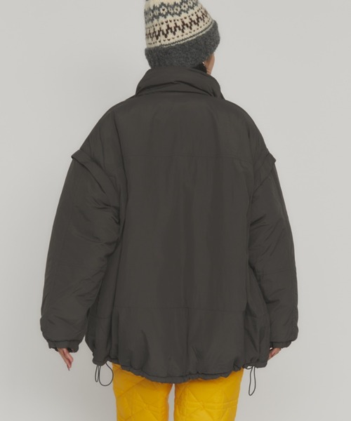 MERLOT（メルロー）の「中綿2wayモンスターパーカー（ダウンジャケット/コート・レディース・チャコールグレー/ベージュ・FREE）」の4枚目の写真