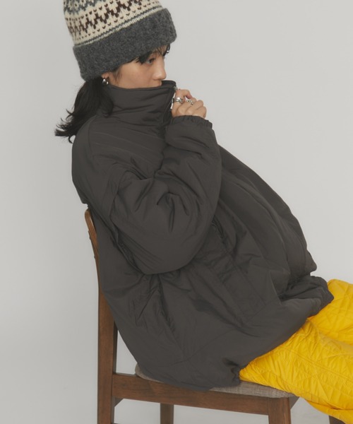 MERLOT（メルロー）の「中綿2wayモンスターパーカー（ダウンジャケット/コート・レディース・チャコールグレー/ベージュ・FREE）」の3枚目の写真