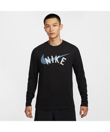 黒猫ゴンタ様♡新品未使用♡【Nike】スウッシュクルーネックスウェット*送料込* 黒猫ゴンタ様♡新品未使用♡【Nike】スウッシュクルーネック