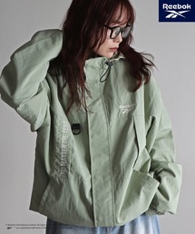 COURO（コウロ）の「【Reebok/リーボック】 別注 スモールベクター刺繍ナイロンマウンテンパーカー（マウンテンパーカー）」