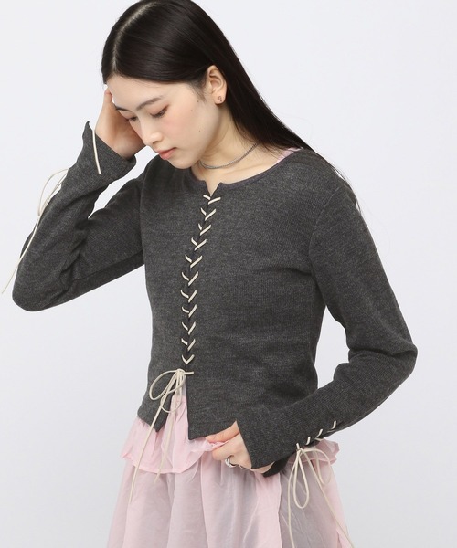 3.3 Field Trip （3.3フィールドトリップ）の「3.3 Field Trip／リブレースアップニット（ニット/セーター・レディース・ベージュ/チャコール/ブラウン・FREE）」の8枚目の写真