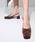 CHARLES & KEITH�i�`���[���Y & �L�[�X�j�́u�T�e�� �{�E�X�N�G�A�g�D�X�����O�o�b�N�p���v�X�i�p���v�X�j�v�b�_�[�N�u���E��