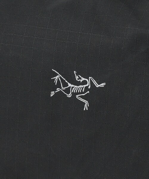 BEAMS（ビームス）の「【EXCLUSIVE】ARC’TERYX / Granville 10 Courier Bag Black（ショルダーバッグ・メンズ・ブラック・ONE SIZE）」の5枚目の写真
