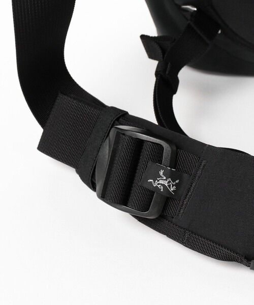 BEAMS（ビームス）の「【EXCLUSIVE】ARC’TERYX / Granville 10 Courier Bag Black（ショルダーバッグ・メンズ・ブラック・ONE SIZE）」の6枚目の写真