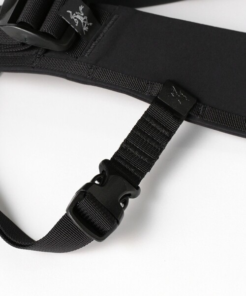 BEAMS（ビームス）の「【EXCLUSIVE】ARC’TERYX / Granville 10 Courier Bag Black（ショルダーバッグ・メンズ・ブラック・ONE SIZE）」の7枚目の写真