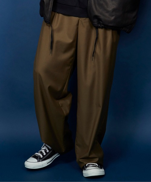 unrelaxing（アンリラクシング）の「ツータックワイドスラックスパンツ（スラックス・メンズ・カーキブラウン/ダークベージュ/ダークオリーブ/ブラック・マルチサイズ）」の4枚目の写真