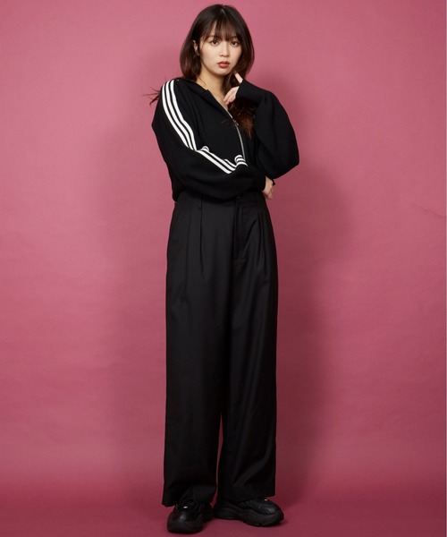 unrelaxing（アンリラクシング）の「ツータックワイドスラックスパンツ（スラックス・メンズ・カーキブラウン/ダークベージュ/ダークオリーブ/ブラック・マルチサイズ）」の2枚目の写真