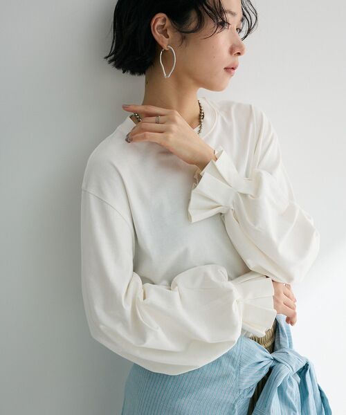 Sugar spoon(シュガースプーン)の「・SUGAR SPOON タックスリーブロンTEE(Tシャツ/カットソー・レディース・オフホワイト/ブラック/アイボリー/グレイッシュベージュ/ピンク/グリーン・FREE)」の2枚目の写真