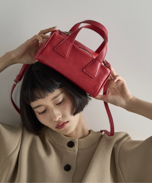 THE YOn（ザヨン）の「リセスドデザインミニボストントート（ボストンバッグ・レディース・ベージュ/レッド/ブラック/サックスブルー・FREE）」の4枚目の写真