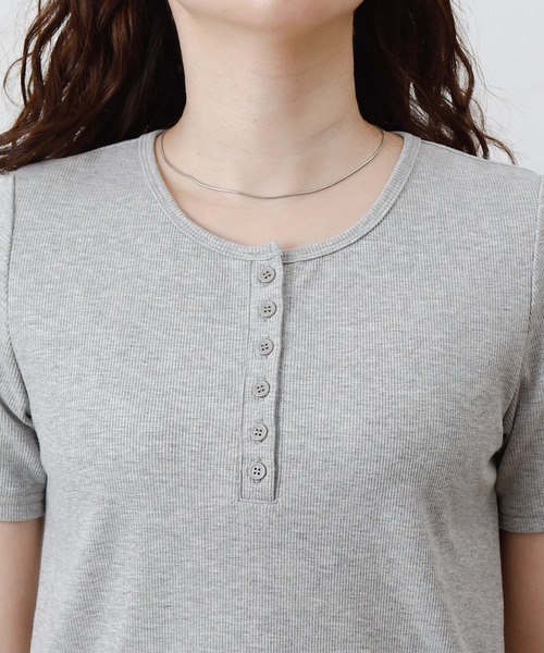 COLONY 2139（コロニートゥーワンスリーナイン）の「ヘンリーネックテレコハーフスリーブTシャツ（Tシャツ/カットソー・レディース・グレー/オフホワイト/ブラック・FREE）」の14枚目の写真