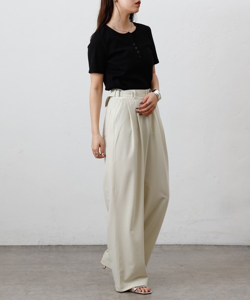 COLONY 2139（コロニートゥーワンスリーナイン）の「ヘンリーネックテレコハーフスリーブTシャツ（Tシャツ/カットソー・レディース・グレー/オフホワイト/ブラック・FREE）」の10枚目の写真