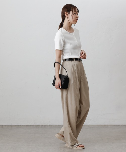 COLONY 2139（コロニートゥーワンスリーナイン）の「ヘンリーネックテレコハーフスリーブTシャツ（Tシャツ/カットソー・レディース・グレー/オフホワイト/ブラック・FREE）」の5枚目の写真