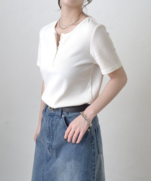 COLONY 2139（コロニートゥーワンスリーナイン）の「ヘンリーネックテレコハーフスリーブTシャツ（Tシャツ/カットソー・レディース・グレー/オフホワイト/ブラック・FREE）」の19枚目の写真