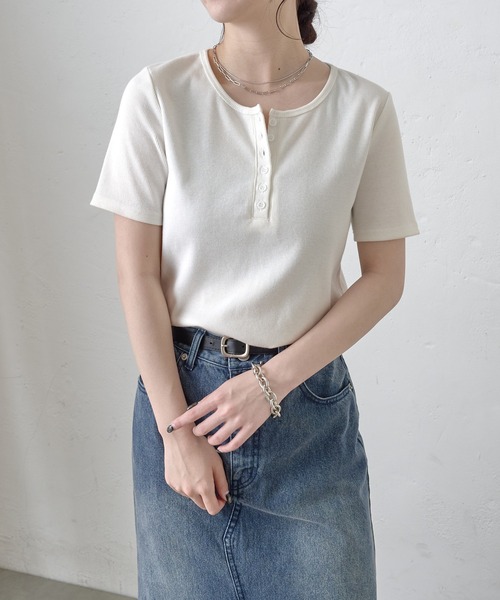 COLONY 2139（コロニートゥーワンスリーナイン）の「ヘンリーネックテレコハーフスリーブTシャツ（Tシャツ/カットソー・レディース・グレー/オフホワイト/ブラック・FREE）」の17枚目の写真