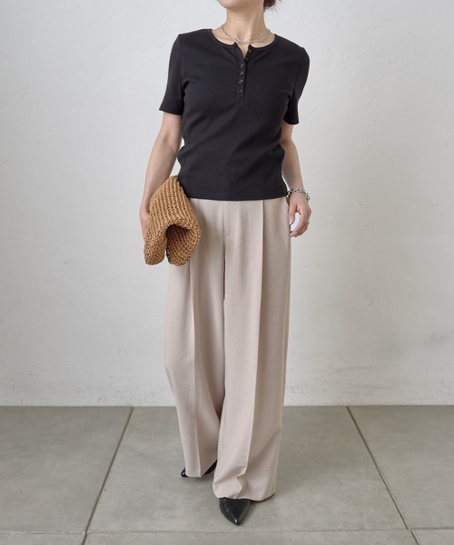 COLONY 2139（コロニートゥーワンスリーナイン）の「ヘンリーネックテレコハーフスリーブTシャツ（Tシャツ/カットソー・レディース・グレー/オフホワイト/ブラック・FREE）」の21枚目の写真