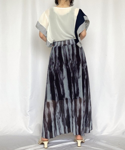 Q(キュー)の「ウェーブシフォンブラウス(シャツ/ブラウス・レディース・ホワイト/ネイビー・MEDIUM)」の4枚目の写真