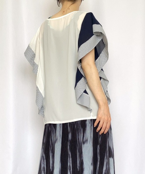 Q(キュー)の「ウェーブシフォンブラウス(シャツ/ブラウス・レディース・ホワイト/ネイビー・MEDIUM)」の11枚目の写真