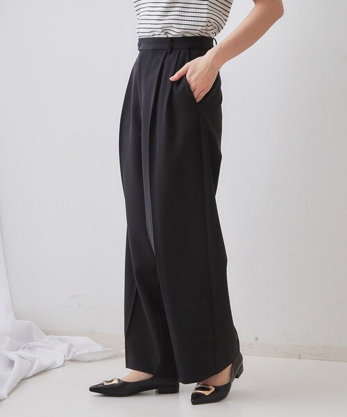 OPAQUE.CLIP（オペークドットクリップ）の「ストレッチタックワイドパンツ【洗濯機洗い可】（その他パンツ・レディース・ホワイト/ブラック・42/40/38）」の3枚目の写真