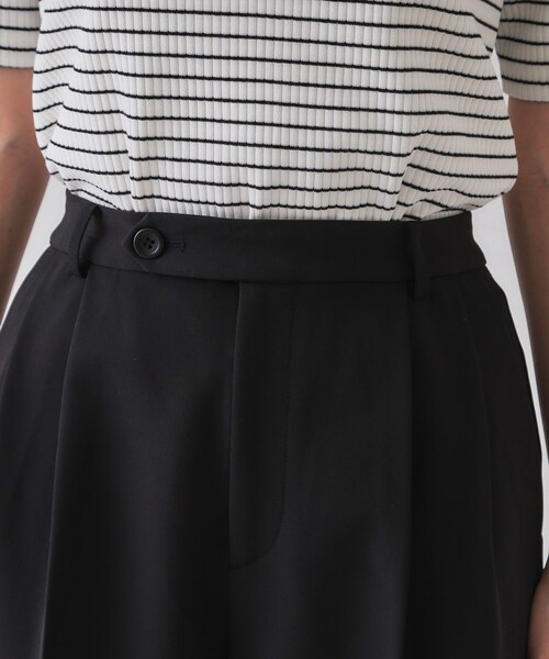 OPAQUE.CLIP（オペークドットクリップ）の「ストレッチタックワイドパンツ【洗濯機洗い可】（その他パンツ・レディース・ホワイト/ブラック・42/40/38）」の16枚目の写真