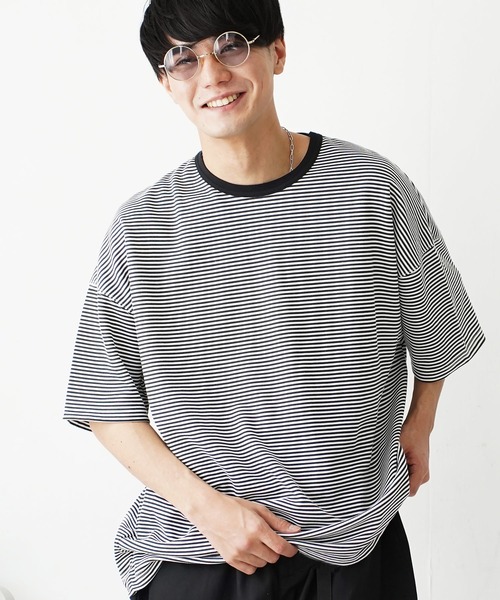 En serio TOKYO(エンソリオトーキョー)の「TRポンチビックシルエットTシャツ(Tシャツ/カットソー・メンズ・ホワイト×ブラック/ブラック/ブルーグレー/ブラウン系その他/その他/グレー/チャコールグレー/ダークグリーン/ベージュ/ネイビー/ホワイト/ブラウン・MEDIUM/LARGE/X-LARGE)」の3枚目の写真