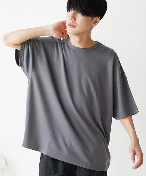 En serio TOKYO(エンソリオトーキョー)の「TRポンチビックシルエットTシャツ(Tシャツ/カットソー・メンズ・ホワイト×ブラック/ブラック/ブルーグレー/ブラウン系その他/その他/グレー/チャコールグレー/ダークグリーン/ベージュ/ネイビー/ホワイト/ブラウン・MEDIUM/LARGE/X-LARGE)」の5枚目の写真