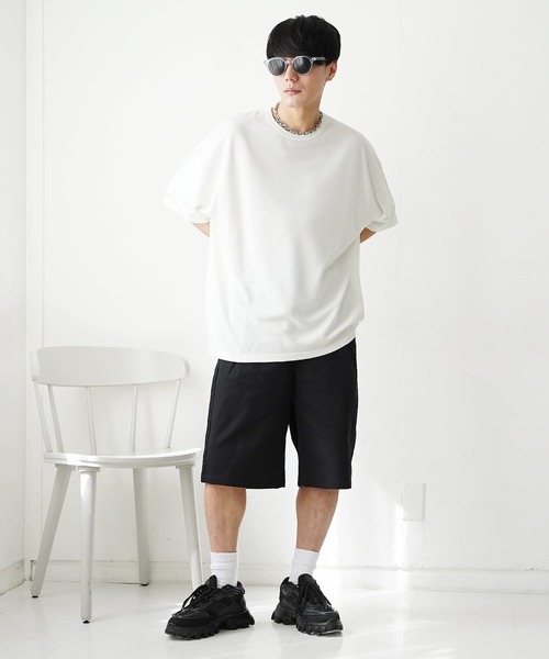 En serio TOKYO(エンソリオトーキョー)の「TRポンチビックシルエットTシャツ(Tシャツ/カットソー・メンズ・ホワイト×ブラック/ブラック/ブルーグレー/ブラウン系その他/その他/グレー/チャコールグレー/ダークグリーン/ベージュ/ネイビー/ホワイト/ブラウン・MEDIUM/LARGE/X-LARGE)」の14枚目の写真