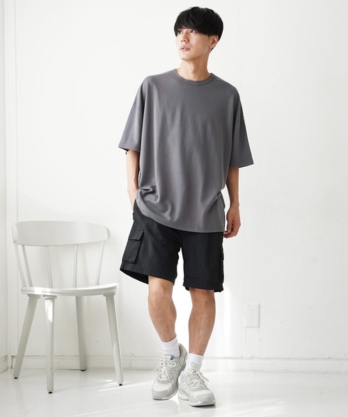 En serio TOKYO(エンソリオトーキョー)の「TRポンチビックシルエットTシャツ(Tシャツ/カットソー・メンズ・ホワイト×ブラック/ブラック/ブルーグレー/ブラウン系その他/その他/グレー/チャコールグレー/ダークグリーン/ベージュ/ネイビー/ホワイト/ブラウン・MEDIUM/LARGE/X-LARGE)」の20枚目の写真