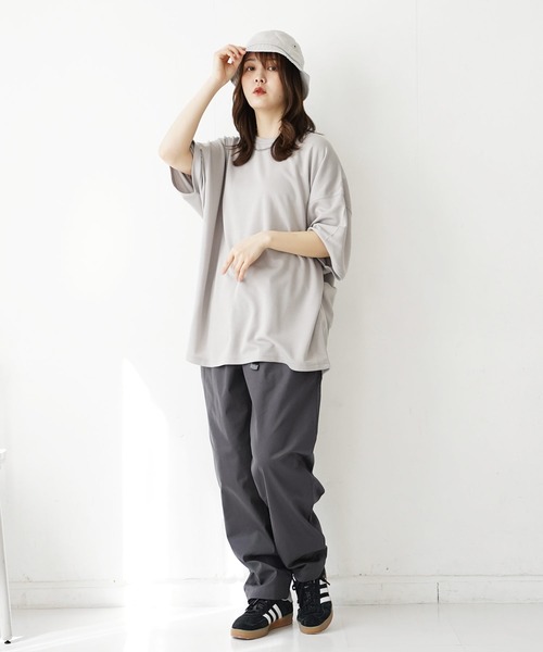 En serio TOKYO(エンソリオトーキョー)の「TRポンチビックシルエットTシャツ(Tシャツ/カットソー・メンズ・ホワイト×ブラック/ブラック/ブルーグレー/ブラウン系その他/その他/グレー/チャコールグレー/ダークグリーン/ベージュ/ネイビー/ホワイト/ブラウン・MEDIUM/LARGE/X-LARGE)」の22枚目の写真