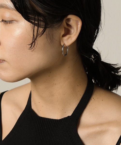 ORLEAN(オルレアン)の「【ORLEAN】 シンプルフープピアス 太さ2.0mm(ピアス(両耳用)・レディース・シルバー系6/シルバー系7/シルバー系2/シルバー系4/シルバー/シルバー系5/シルバー系3/シルバー系1/ゴールド系4/ゴールド系7/ゴールド系2/ゴールド/ゴールド系6/ゴールド系5/ゴールド系1/ゴールド系3・フリー)」の2枚目の写真