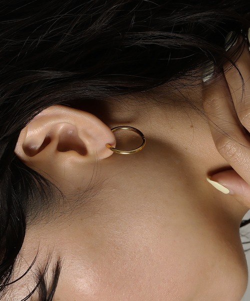 ORLEAN(オルレアン)の「【ORLEAN】 シンプルフープピアス 太さ2.0mm(ピアス(両耳用)・レディース・シルバー系6/シルバー系7/シルバー系2/シルバー系4/シルバー/シルバー系5/シルバー系3/シルバー系1/ゴールド系4/ゴールド系7/ゴールド系2/ゴールド/ゴールド系6/ゴールド系5/ゴールド系1/ゴールド系3・フリー)」の10枚目の写真