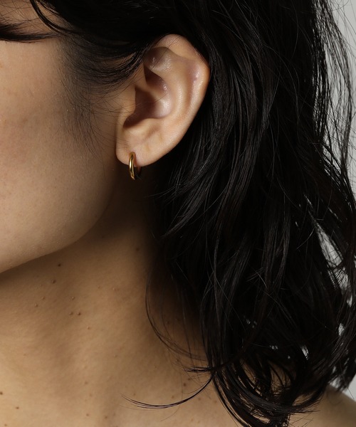 ORLEAN(オルレアン)の「【ORLEAN】 シンプルフープピアス 太さ2.0mm(ピアス(両耳用)・レディース・シルバー系6/シルバー系7/シルバー系2/シルバー系4/シルバー/シルバー系5/シルバー系3/シルバー系1/ゴールド系4/ゴールド系7/ゴールド系2/ゴールド/ゴールド系6/ゴールド系5/ゴールド系1/ゴールド系3・フリー)」の13枚目の写真