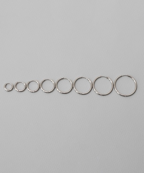 ORLEAN(オルレアン)の「【ORLEAN】 シンプルフープピアス 太さ2.0mm(ピアス(両耳用)・レディース・シルバー系6/シルバー系7/シルバー系2/シルバー系4/シルバー/シルバー系5/シルバー系3/シルバー系1/ゴールド系4/ゴールド系7/ゴールド系2/ゴールド/ゴールド系6/ゴールド系5/ゴールド系1/ゴールド系3・フリー)」の17枚目の写真