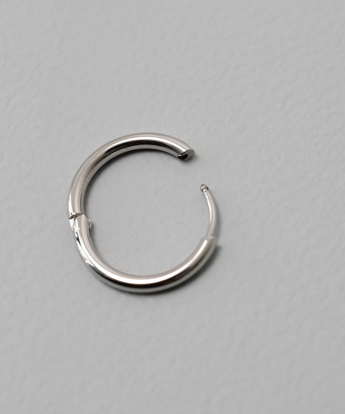 ORLEAN(オルレアン)の「【ORLEAN】 シンプルフープピアス 太さ2.0mm(ピアス(両耳用)・レディース・シルバー系6/シルバー系7/シルバー系2/シルバー系4/シルバー/シルバー系5/シルバー系3/シルバー系1/ゴールド系4/ゴールド系7/ゴールド系2/ゴールド/ゴールド系6/ゴールド系5/ゴールド系1/ゴールド系3・フリー)」の18枚目の写真