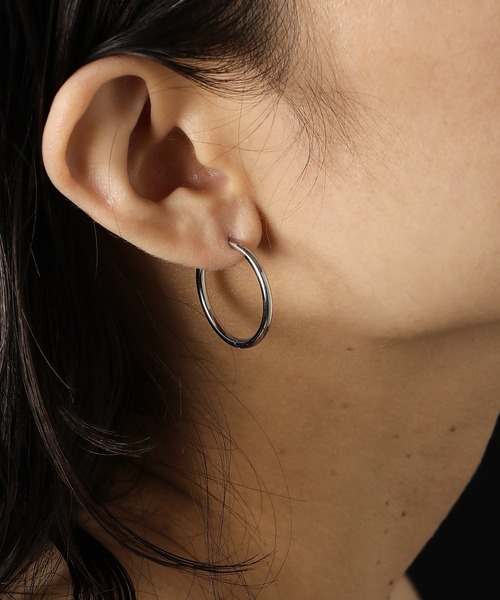ORLEAN(オルレアン)の「【ORLEAN】 シンプルフープピアス 太さ2.0mm(ピアス(両耳用)・レディース・シルバー系6/シルバー系7/シルバー系2/シルバー系4/シルバー/シルバー系5/シルバー系3/シルバー系1/ゴールド系4/ゴールド系7/ゴールド系2/ゴールド/ゴールド系6/ゴールド系5/ゴールド系1/ゴールド系3・フリー)」の19枚目の写真