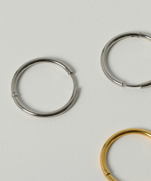 ORLEAN(オルレアン)の「【ORLEAN】 シンプルフープピアス 太さ2.0mm(ピアス(両耳用)・レディース・シルバー系6/シルバー系7/シルバー系2/シルバー系4/シルバー/シルバー系5/シルバー系3/シルバー系1/ゴールド系4/ゴールド系7/ゴールド系2/ゴールド/ゴールド系6/ゴールド系5/ゴールド系1/ゴールド系3・フリー)」の21枚目の写真