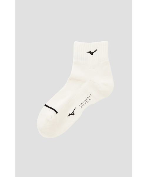 MARGARET HOWELL(マーガレットハウエル)の「PILE SHORT SOCKS(ソックス/靴下・レディース・ホワイト/ブラック/カーキ・-)」の2枚目の写真