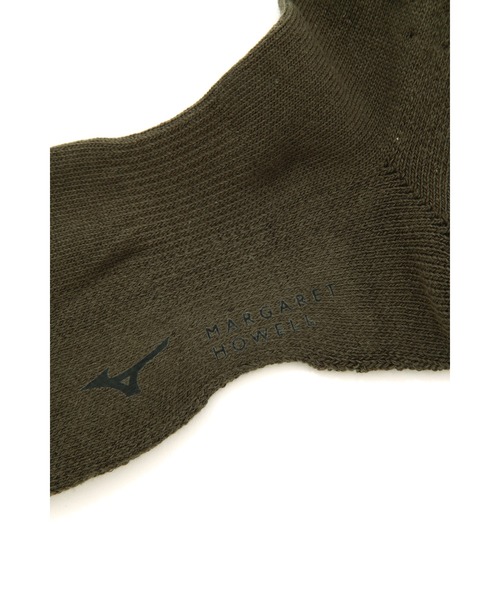 MARGARET HOWELL(マーガレットハウエル)の「PILE SHORT SOCKS(ソックス/靴下・レディース・ホワイト/ブラック/カーキ・-)」の6枚目の写真