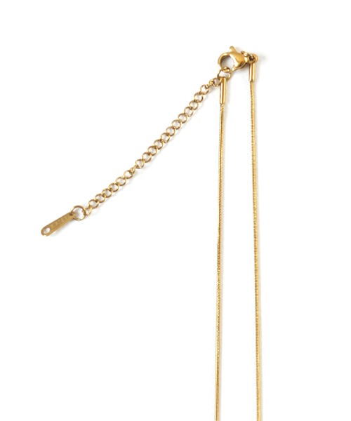 calmila(カルミラ)の「【 金属アレルギー対応 】スネークチェーンネックレス / 幅1mm(ネックレス・レディース・シルバー/ゴールド・ONESIZE)」の4枚目の写真