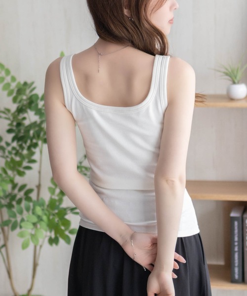 NAVY(ネイビー)の「NAVY カップ付きリブスクエアタンク【抗菌防臭 ドライ加工】(タンクトップ・レディース・ホワイト/ブラック/ブラウン・L/M/S)」の9枚目の写真