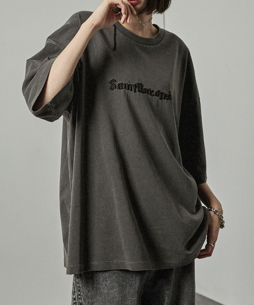 Alfred Alex(アルフレッドアレックス)の「【Alfred Alex】ヴィンテージ加工ピグメントハンドステッチロゴ刺繍Tシャツ(Tシャツ/カットソー・メンズ・ワインレッド/ブラック/グレイッシュブルー・M/L)」の8枚目の写真