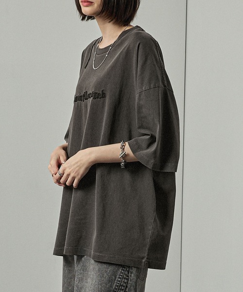 Alfred Alex(アルフレッドアレックス)の「【Alfred Alex】ヴィンテージ加工ピグメントハンドステッチロゴ刺繍Tシャツ(Tシャツ/カットソー・メンズ・ワインレッド/ブラック/グレイッシュブルー・M/L)」の10枚目の写真