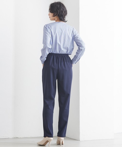 SMILE LAND（スマイルランド）の「テーパードパンツ■大人の落ち感シリーズ■＜大きいサイズ有＞（スラックス・レディース・ネイビー/ブラック・5L/4L/3L/LL/L）」の4枚目の写真